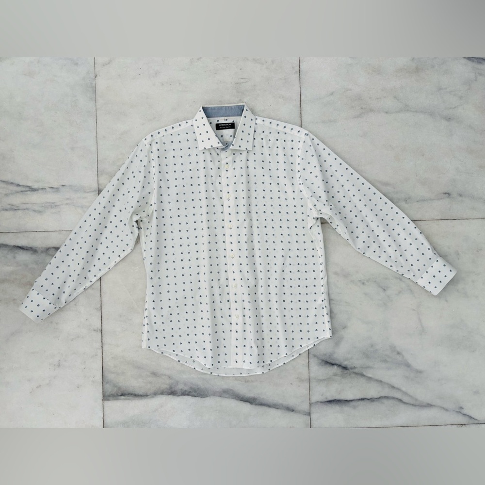 Nordstrom Men’s Button Down Shirt White Blue Floral Trim Fit Non Iron 16.5 32/33